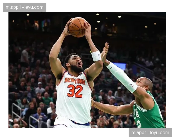 尼克斯26-2攻击波终结马刺连胜 布里奇斯抢断反击战术